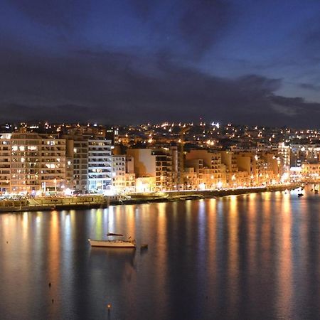 Luxe Apartment With Valletta And Harbour Views Sliema Extérieur photo